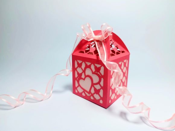 Heart Lace Wedding Gift Box: 3D SVG for Elegant Gift Boxes